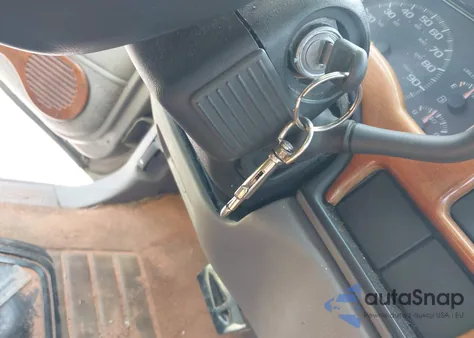 1998 Chevrolet C1500 Fleetside from USA, damaged, VIN 2GBEC19R8W1237650